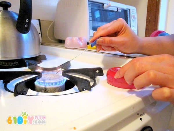 Beverage bottle DIY making flowers