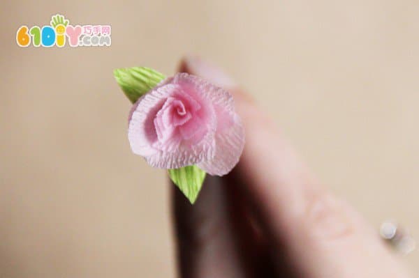 Wrinkled paper rose decorative flower making illustration
