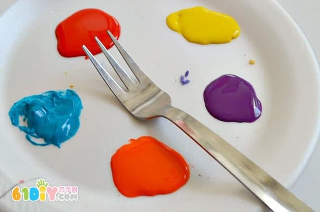 Painting with a fork