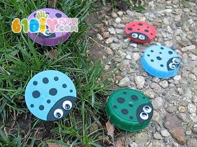 Colorful bottle cap small ladybug DIY