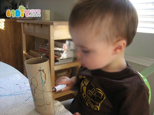 Baby handmade DIY paper tube necklace