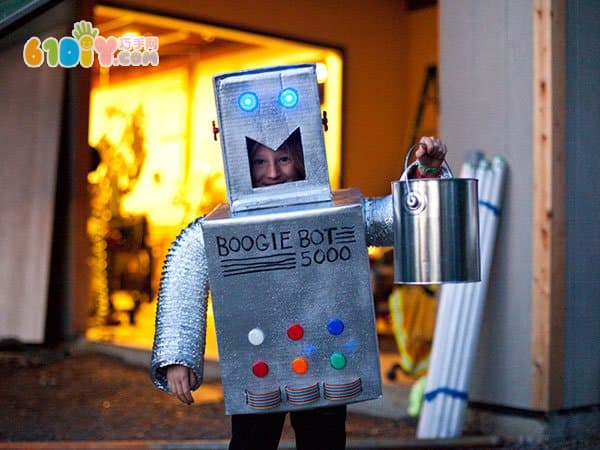 Waste carton creative production robot costume