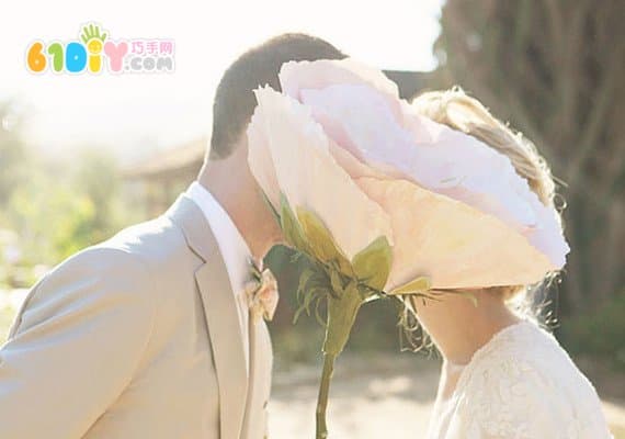 Three-dimensional large paper flower DIY production