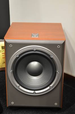 JBL E150p