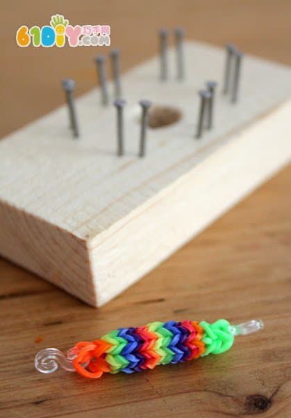 Rubber band bracelet making tutorial