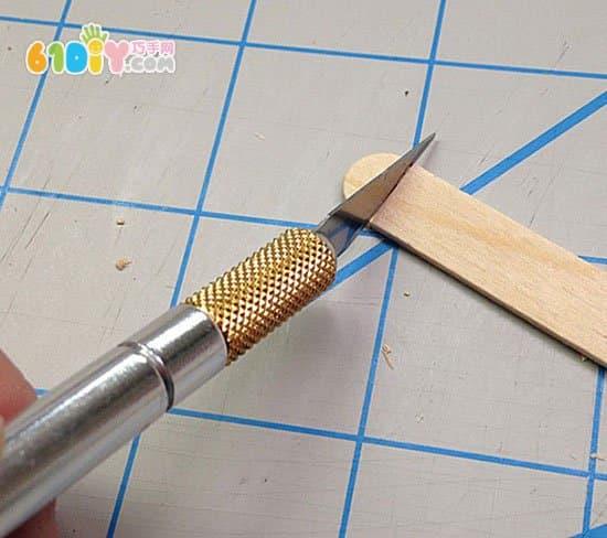 Ice cream stick clothespin manual mini fighter DIY