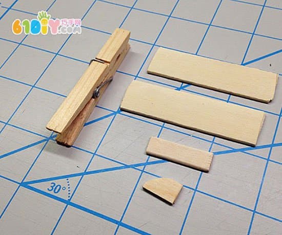 Ice cream stick clothespin manual mini fighter DIY