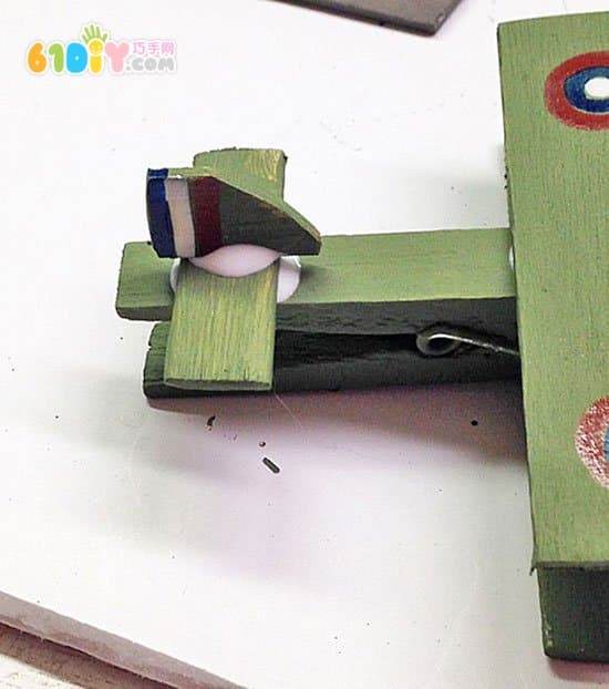 Ice cream stick clothespin manual mini fighter DIY