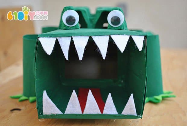 Waste making crocodile