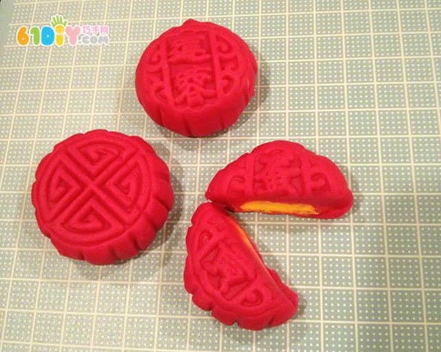 Mid-Autumn Festival moon cake made of ultra-light clay