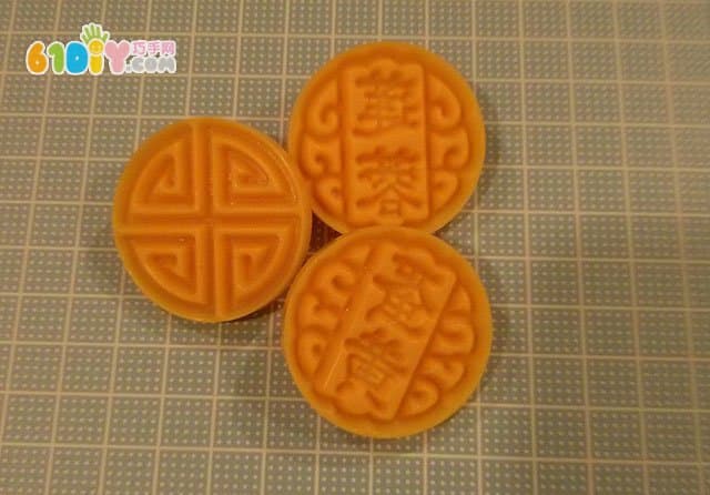 Mid-Autumn Festival moon cake made of ultra-light clay