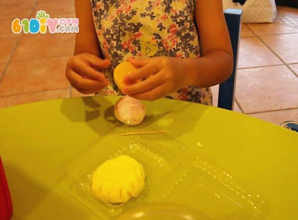 Mid-Autumn Festival moon cake made of ultra-light clay