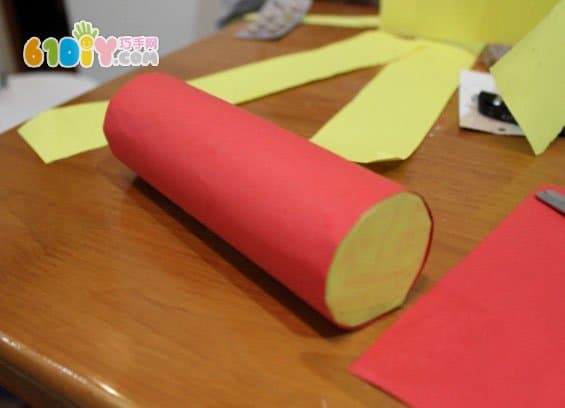 Homemade play teaching aids Thick paper tube making puller