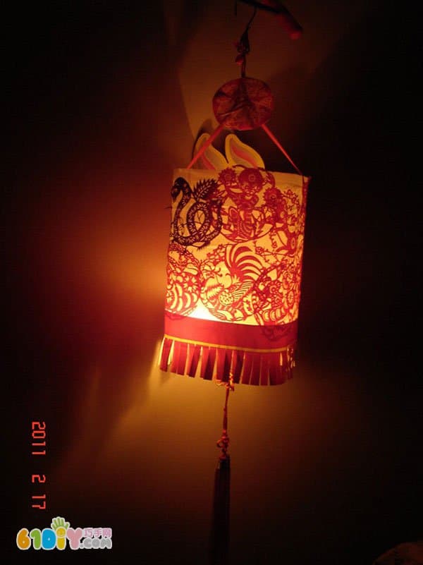 Oil barrel paper-cut lantern handmade work