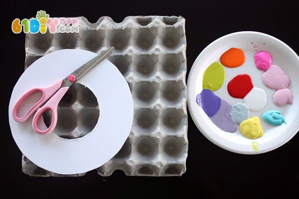 Beautiful egg tray garland production (spring)