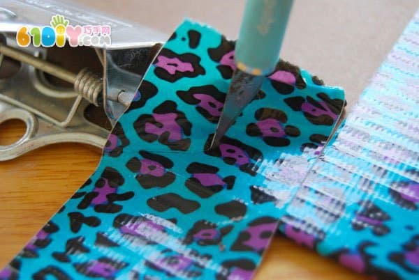 Renovate the Wood Clip with Colored Tape