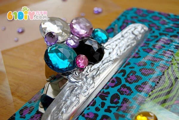 Renovate the Wood Clip with Colored Tape
