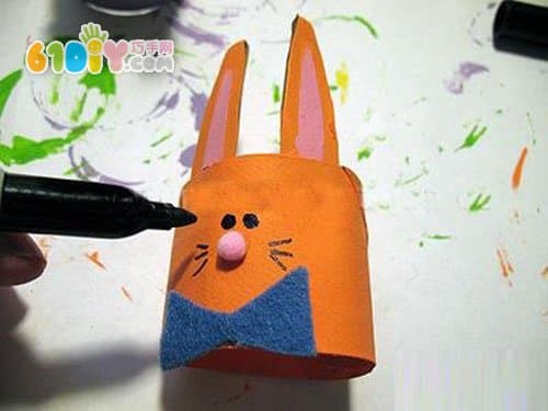 Roll paper tube DIY making a rabbit