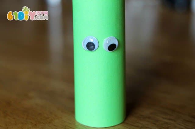 Halloween children's handmade roll paper core making green monster