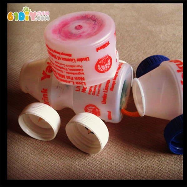 Parent-child DIY Yakult bottle handmade small train