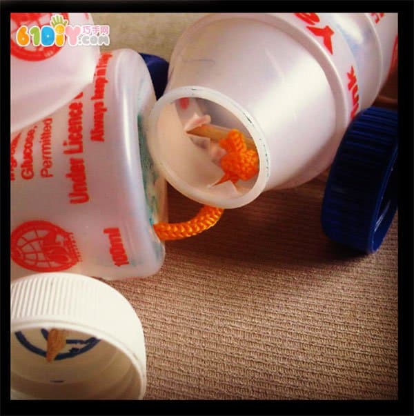 Parent-child DIY Yakult bottle handmade small train