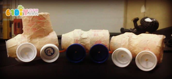 Parent-child DIY Yakult bottle handmade small train