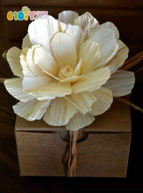 Corn husk handmade decoration flowers