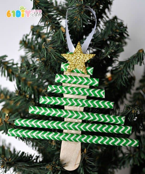 Children's handmade ice cream stick straw DIY Christmas tree