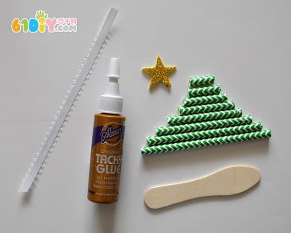 Children's handmade ice cream stick straw DIY Christmas tree