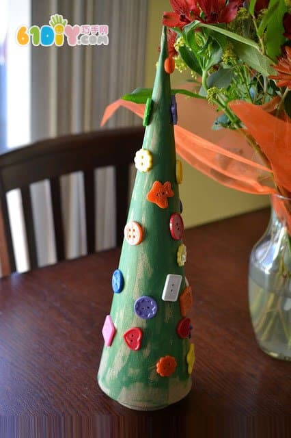 Children's handmade Christmas tree