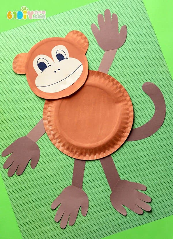 Children's handmade paper making small monkey