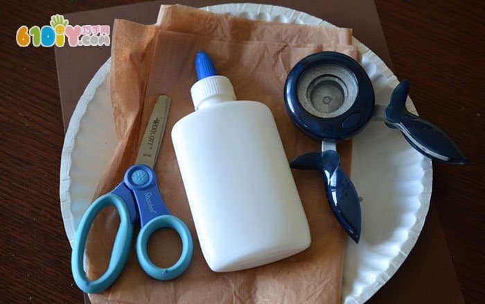 Children's food handmade delicious paper plate cookies