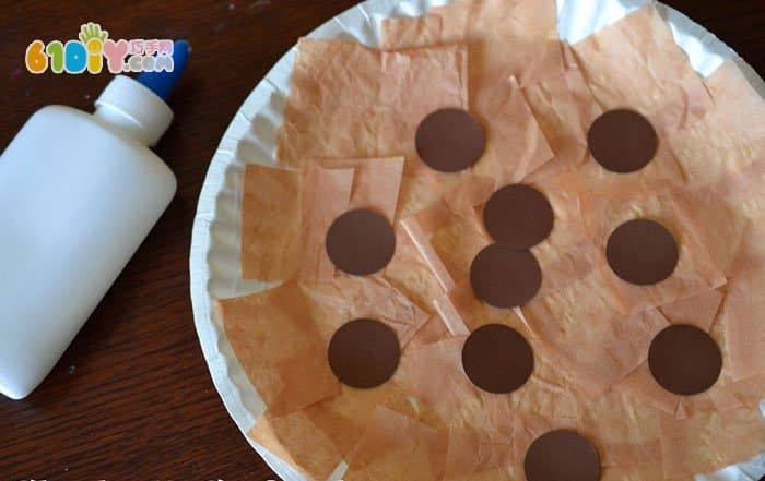 Children's food handmade delicious paper plate cookies