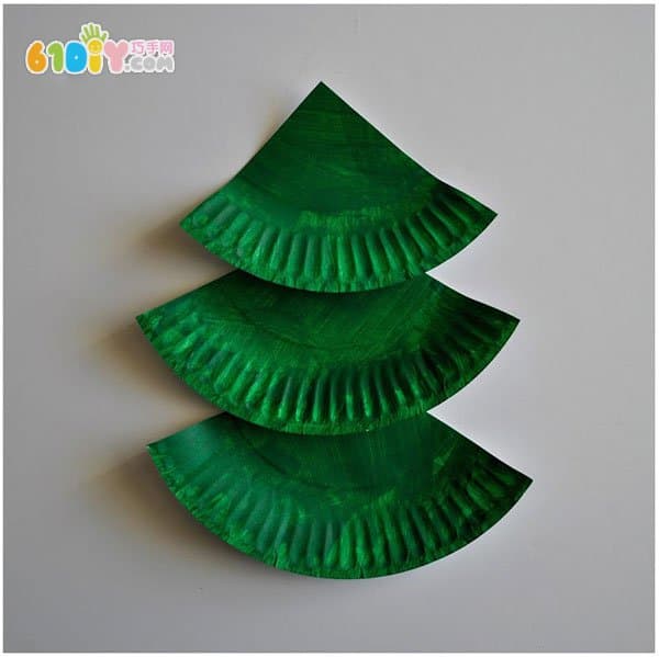 Christmas children DIY making paper plate Christmas tree