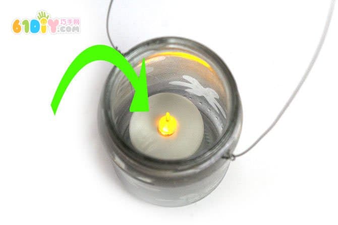 Making simple flower glass bottle lantern