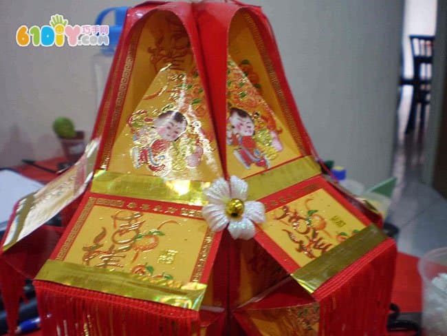 Teach you to make a Lantern Festival lantern with a red envelope