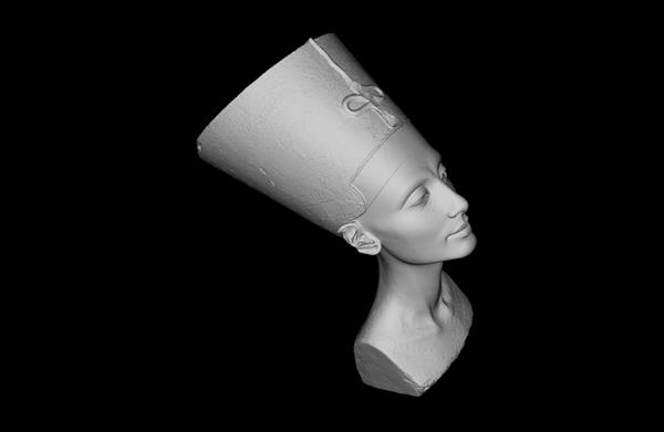 The artist secretly scanned and 3D printed was plundered the bust of the ancient Egyptian queen