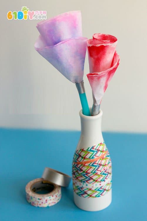 Kindergarten making women's day handmade flowers