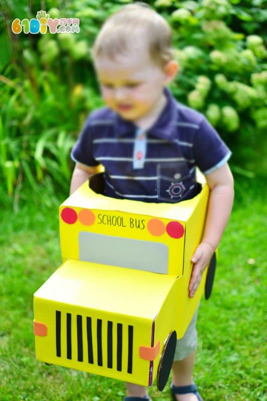 Kindergarten play teaching aid carton car DIY