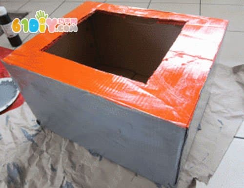 Children turn waste into treasure handmade waste carton TV