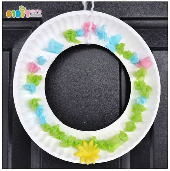 Spring paper plate hanging