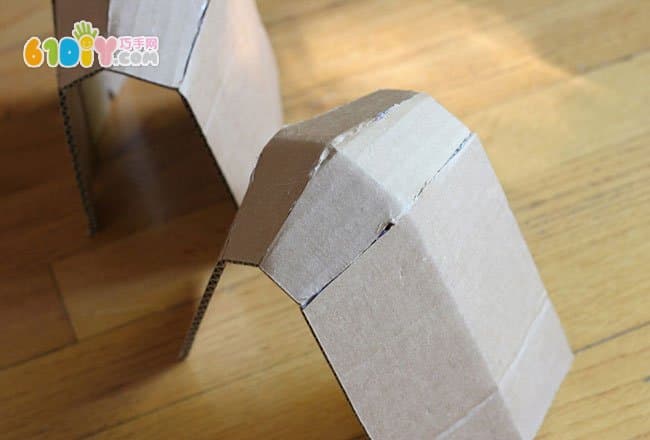Waste cardboard armor artwork and production process