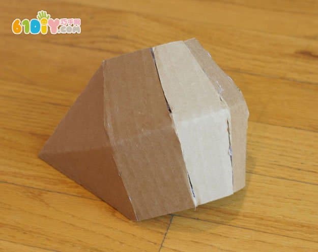 Waste cardboard armor artwork and production process