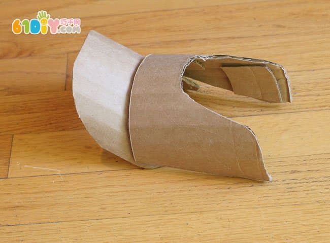 Waste cardboard armor artwork and production process