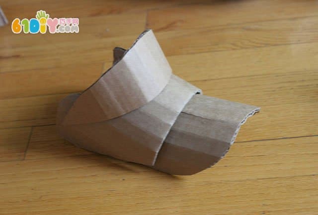 Waste cardboard armor artwork and production process
