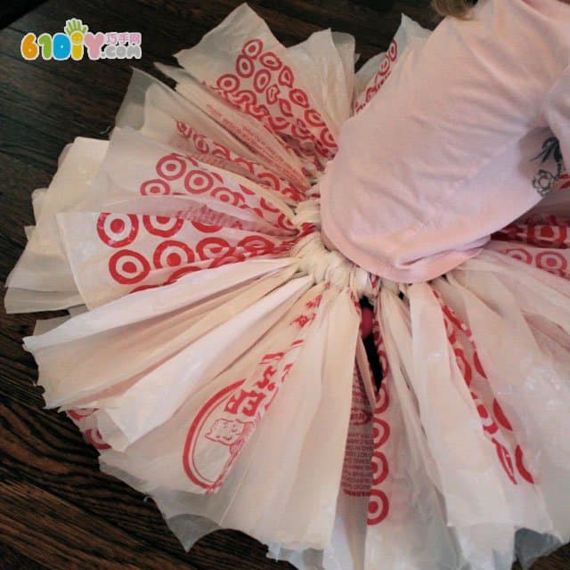 Kindergarten environmental protection clothing waste plastic bag making pettiskirt