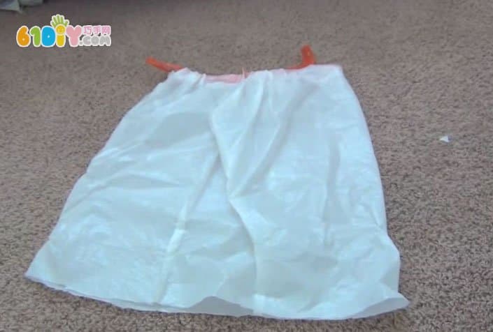 Kindergarten fashion show plastic bag green skirt