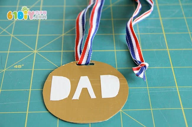 Father's Day handmade medal making tutorial