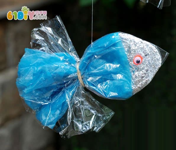 Children's creativity plastic bag paper towel fish ornaments