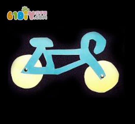 Children's manual cardboard making bicycle